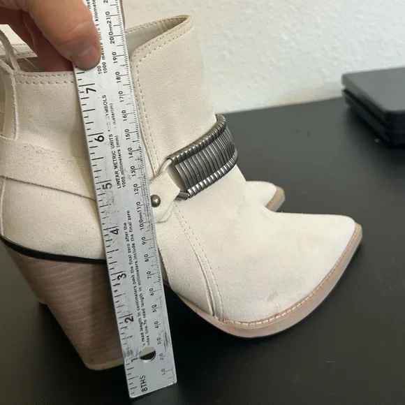 DKNY 8.5M Off White Tizz Embellished Pointed Toe Ankle Booties WESTERN SUEDE - Picture 14 of 15